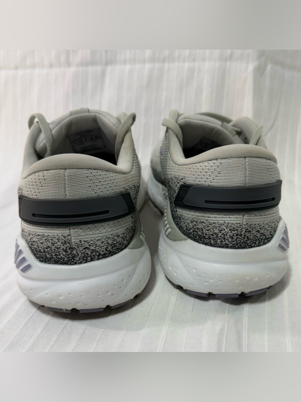 Brooks Ariel GTS 24 Women’s 11 Wide D Gray Lavender Stability Running Shoes - Picture 5 of 7
